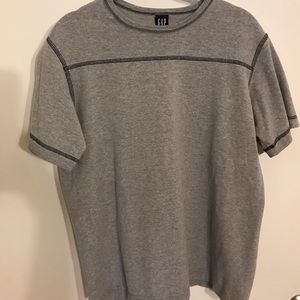 GAP women’s light gray T-shirt SZ XS